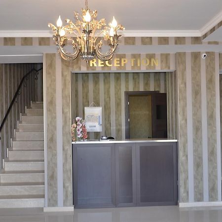 Hotel New Telavi Kültér fotó