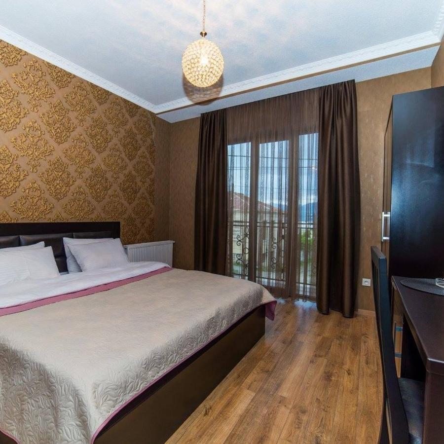 Hotel New Telavi Kültér fotó