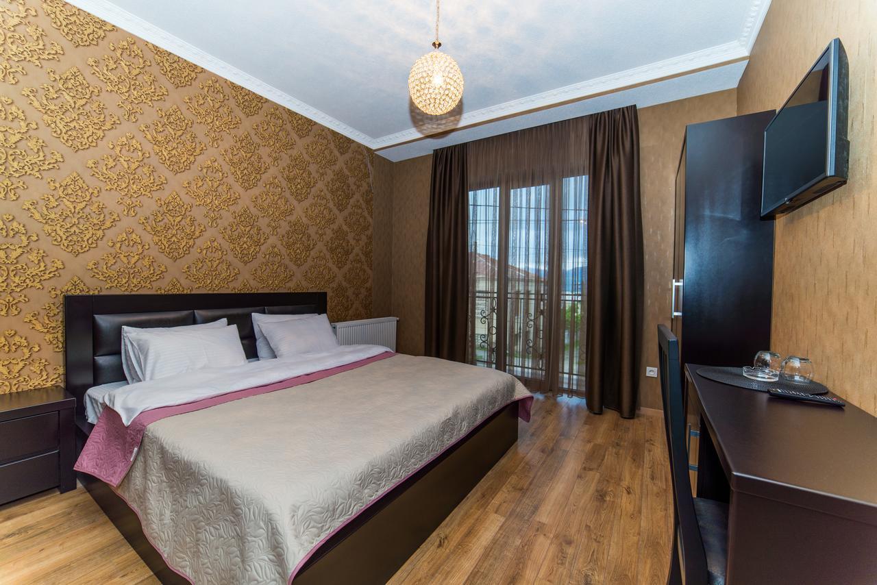 Hotel New Telavi Kültér fotó