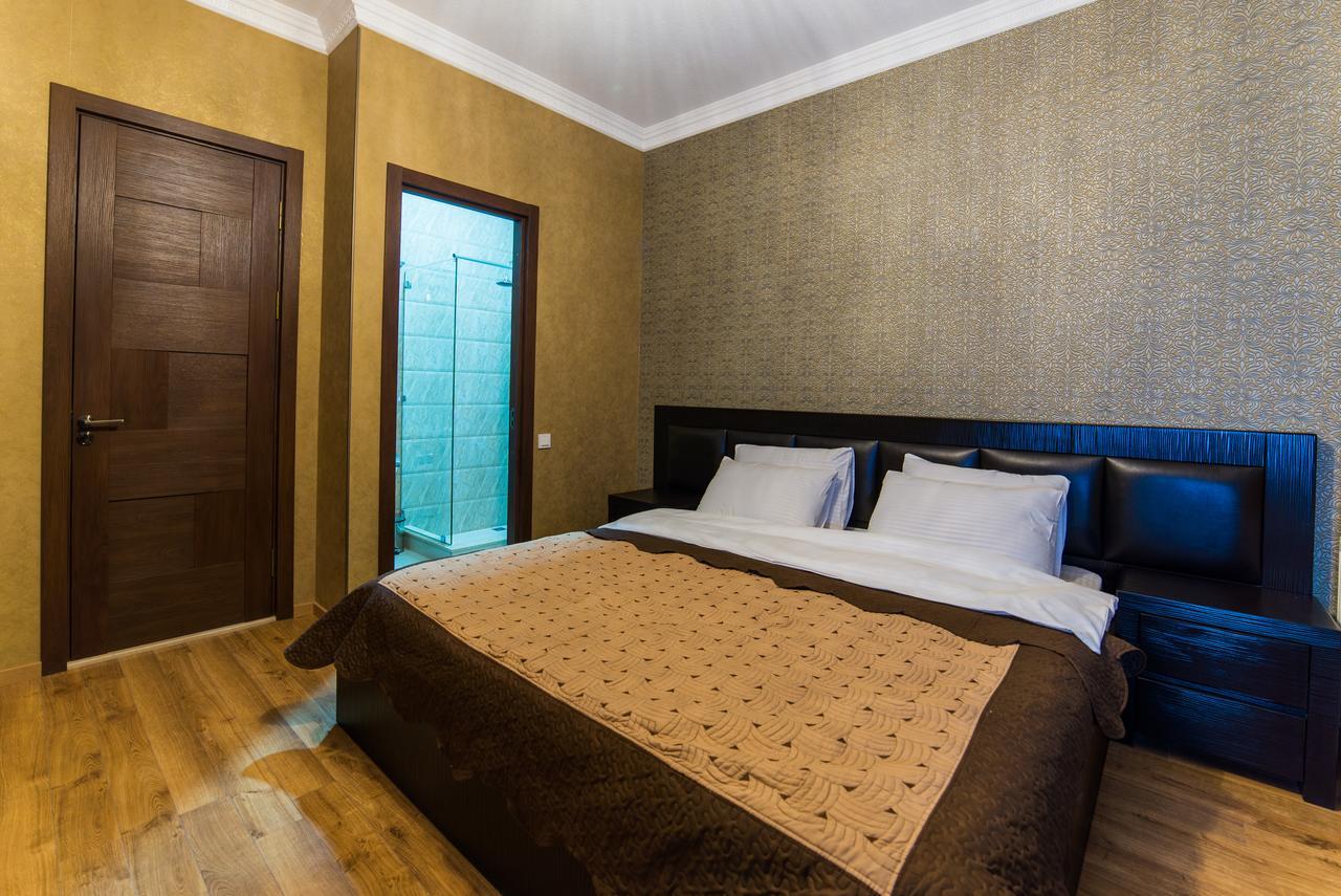 Hotel New Telavi Kültér fotó