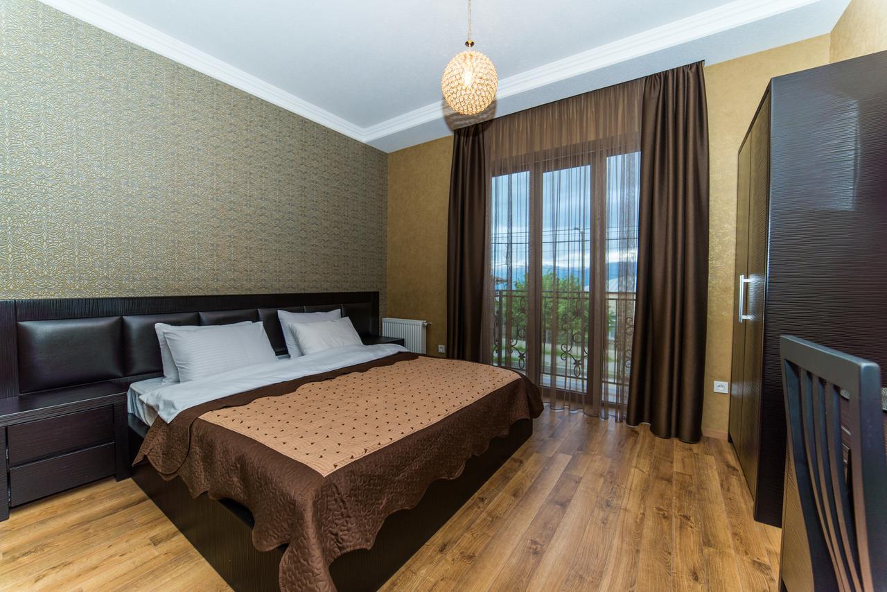 Hotel New Telavi Kültér fotó