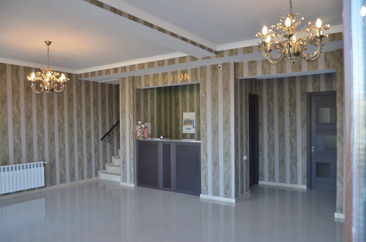 Hotel New Telavi Kültér fotó