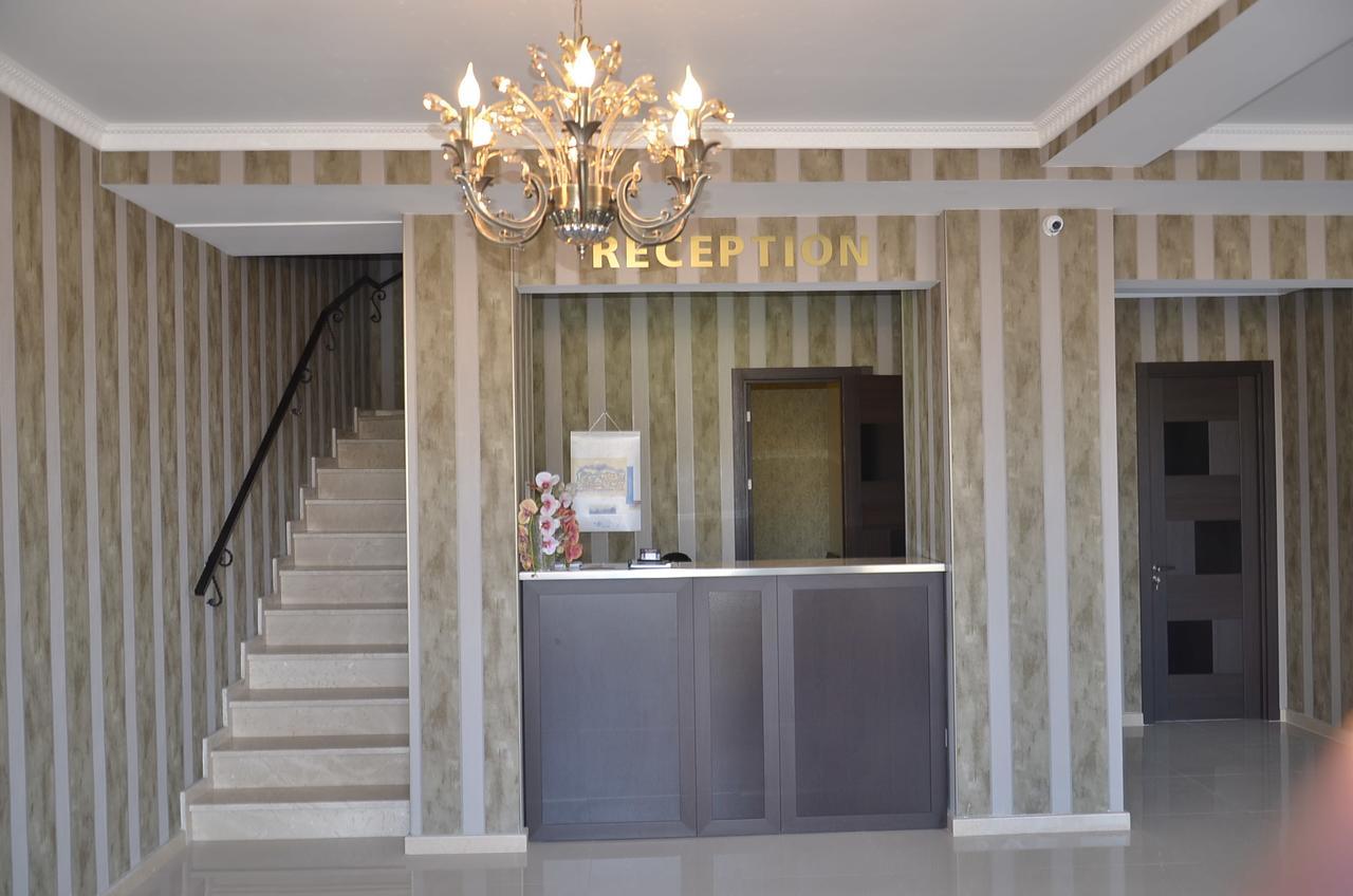 Hotel New Telavi Kültér fotó