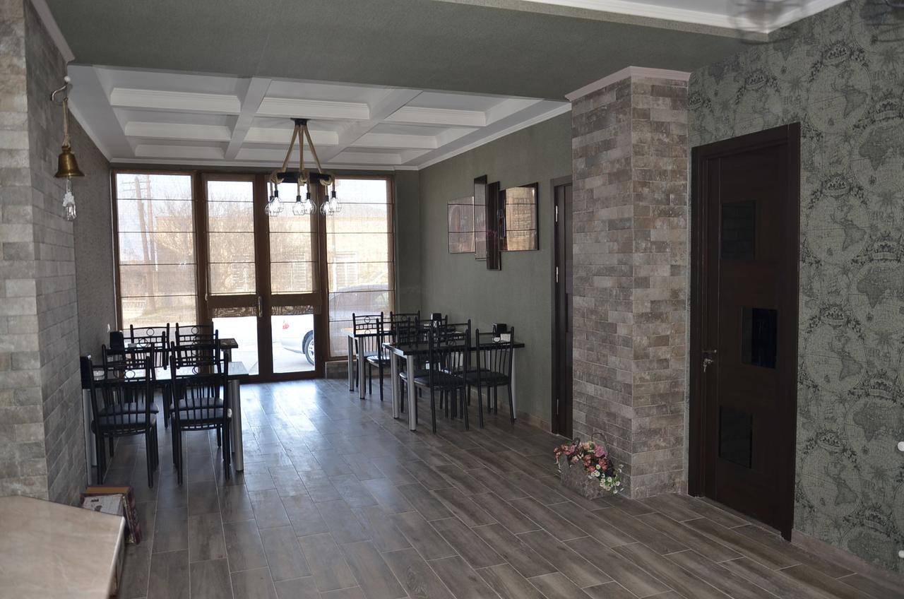 Hotel New Telavi Kültér fotó
